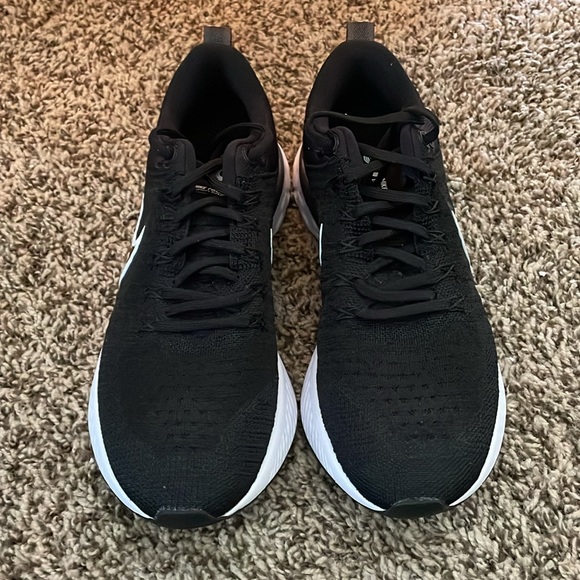 Nike React Infinity Flyknit Running Shoes - Picture 2 of 4